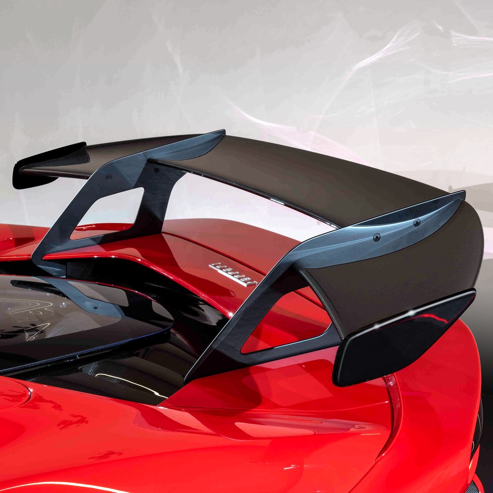 カーボンファイバー リアスポイラー